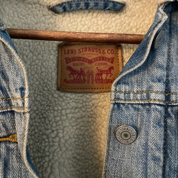 Levi’s Sherpa jean jacket size Small - Picture 6 of 9